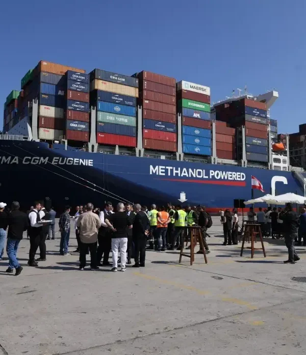 تسجّل رقماً قياسياً كأكبر سفينة حاويات ترسو في محطة حاويات مرفأ طرابلس CMA CGM EUGENIE 600x697