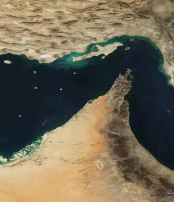 فارس  إعفاء مؤقت 60 يوما لعبور السفن قبل بدء نظام الرسوم في مضيق هرمز 600x697