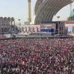 آلاف الإيرانيين يلقون النظرة الأخيرة على جثمان خامنئي في مصلى الخميني 150x150