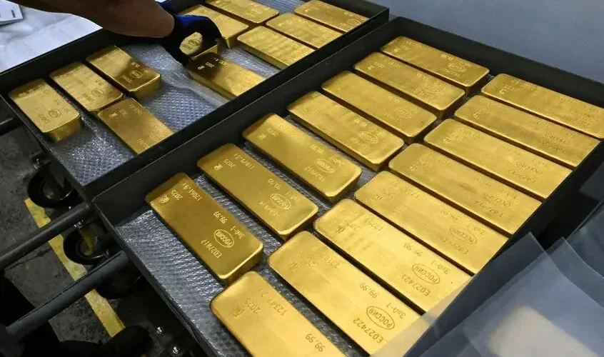 أسعار الذهب تستقر لكنها تتجه نحو خسارة أسبوعية 846x500