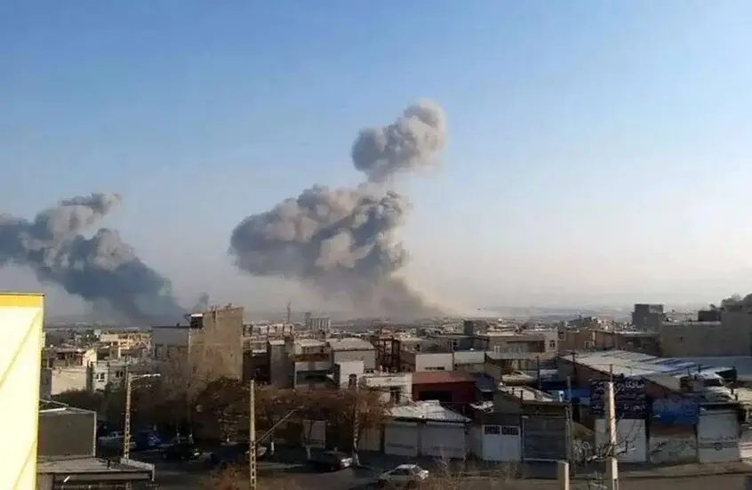 إعلام إيراني  نحو 10 قذائف أصابت أهدافا عسكرية في جزيرة قشم جنوبي إيران