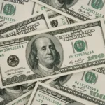 الدولار يتجه نحو أكبر انخفاض أسبوعي في ثلاثة أشهر 150x150