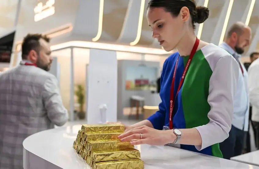 الذهب يسجل أول مكاسب أسبوعية في 5 أسابيع