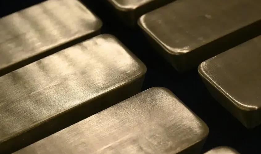 انخفاض أسعار الذهب من أعلى مستوى في أسبوعين 846x500