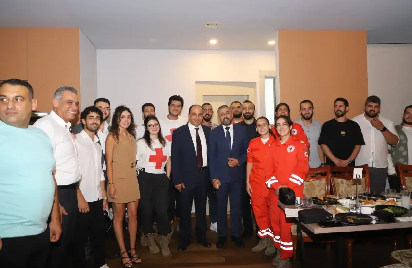 جمعية تجار وصناعيي الغرب تنظّم عشاءً خيرياً دعماً للصليب الأحمر اللبناني