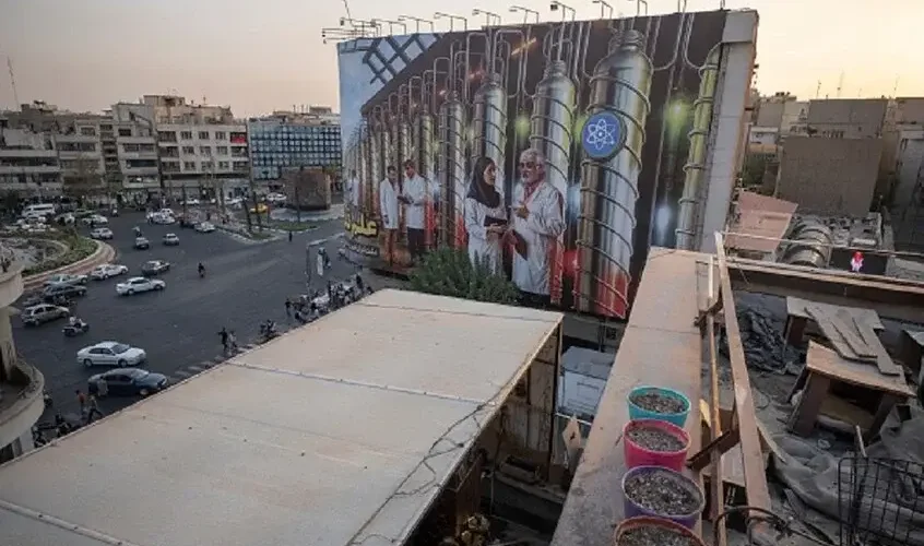 رئيس الطاقة الذرية الإيرانية يتعهد بتحقيق الأهداف النووية حتى لو قصفت بلاده ألف مرة 846x500