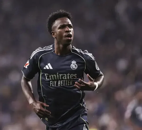 أرسنال يجهز أكبر عرض في تاريخ النادي لضم فينيسيوس  فهل يرحل النجم البرازيلي عن ريال مدريد؟ 600x551
