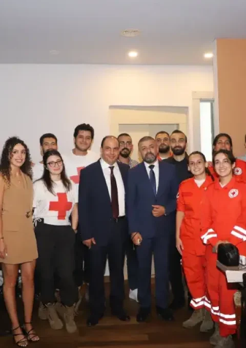 جمعية تجار وصناعيي الغرب تنظّم عشاءً خيرياً دعماً للصليب الأحمر اللبناني
